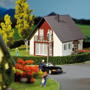 1/87 EENGEZINSWONING VINE ROOD