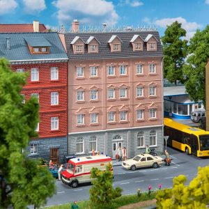 1/87 STADHUIS MET KANTOOR