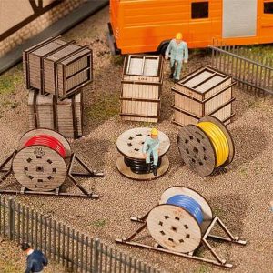 1/87 TRANSPORTKISTEN EN GROTE KABELROLLEN