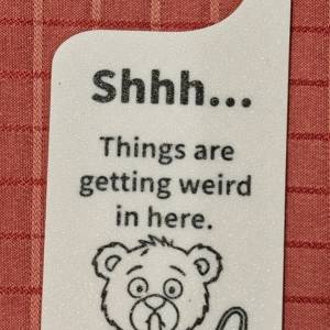 Deurhanger - Things are getting weird in here